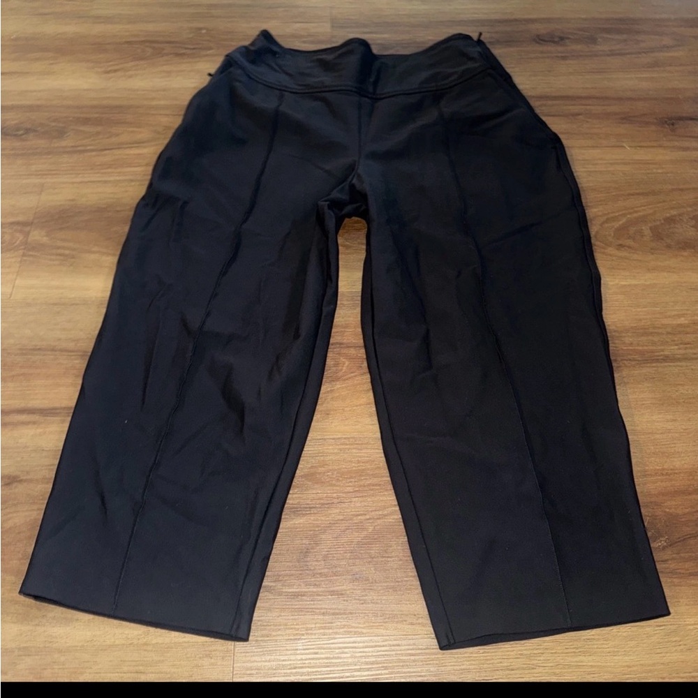 Athleta Womens High Rise Drawstring Pleated Capri Pants Black Size 8 Pockets